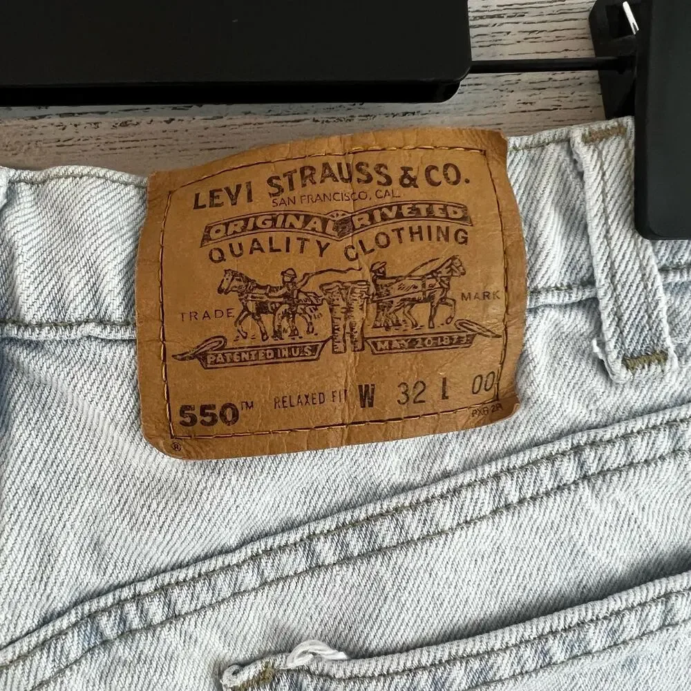 Levi’s Light Wash‎ 550 Orange Tab Bermuda Denim Shorts Size 32